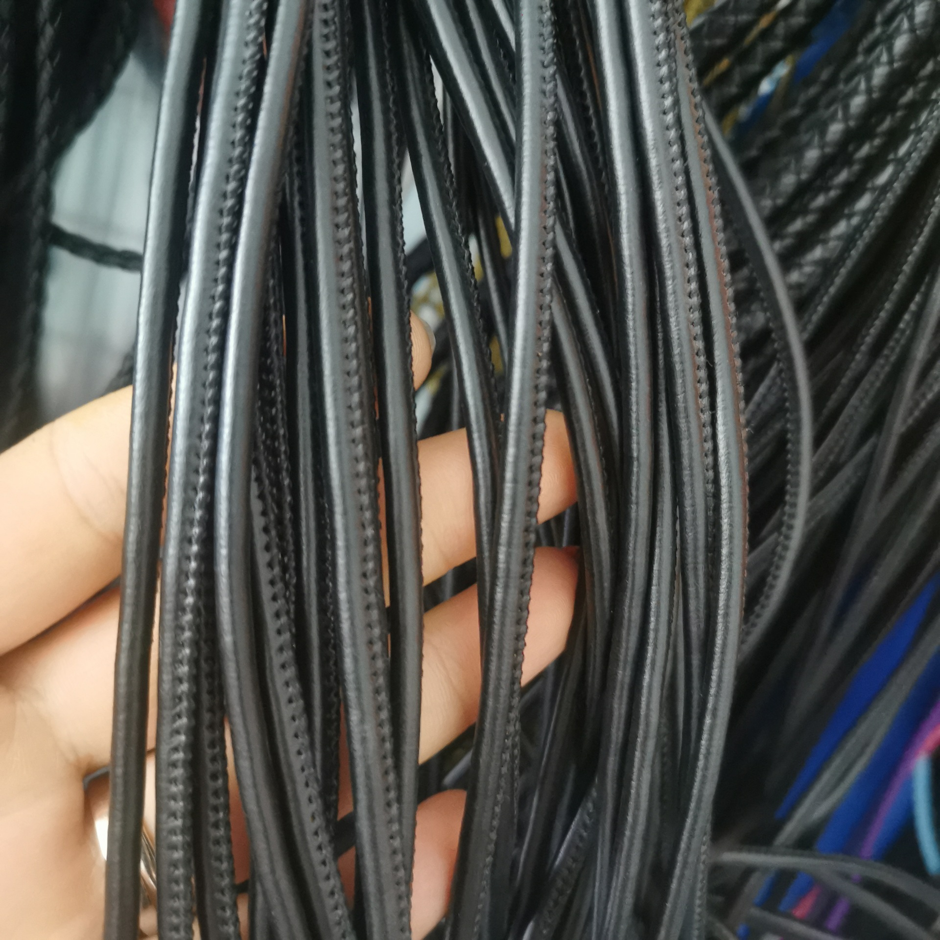 PU皮匝线绳圆形车线包芯皮质diy绳子外车线黑色白色皮绳实用蜡绳