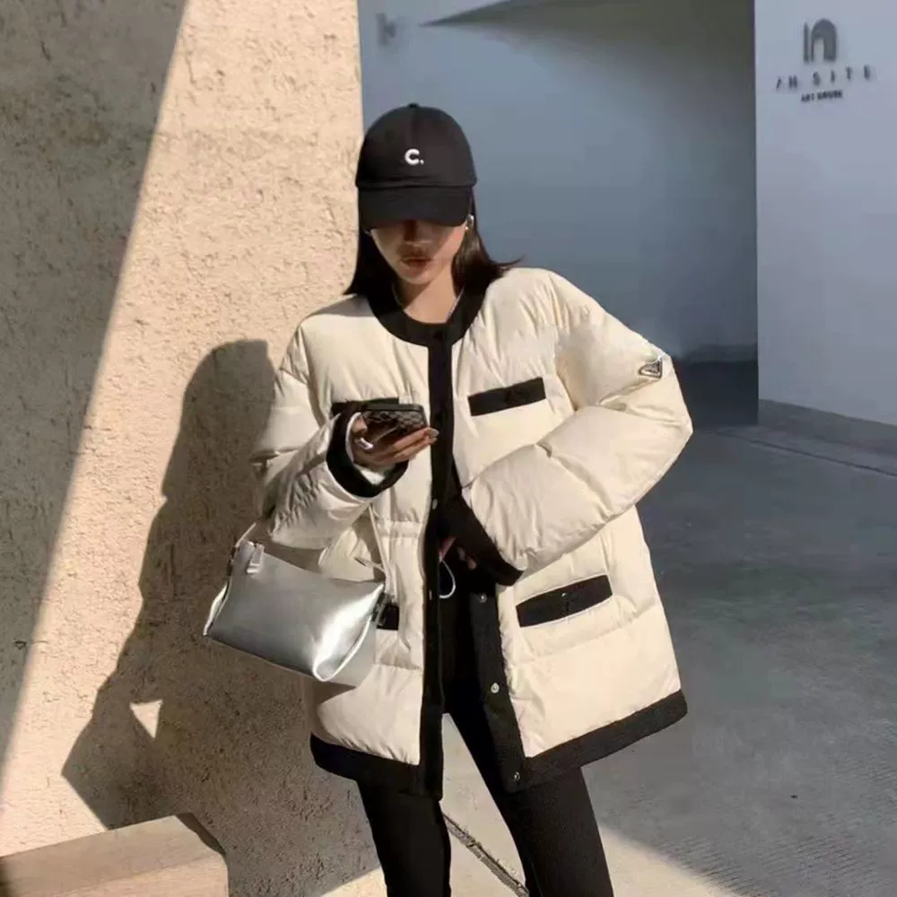 Пуховик с длинным рукавом с круглым вырезом маленький ароматный ветер женский средний длинный зимний 2024 корейский черно-белый пуховик