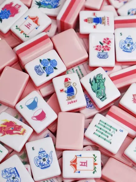 Four-Layer Pink Monkey Acrylic American Mahjong Set, Hand-Crafted, Portable, Cute Cartoon Design, Suitable for Travel, Leisure, and Gatherings
