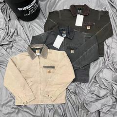 代件中古モデルj97アメリカトレンドcrht復古ジャケットの短いコートはゆったりした大きいサイズで着ています。