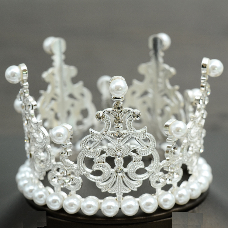 Ventas calientes de corona de cumpleaños de la reina torta decoración horneado adornos de perlas redondas flores de novia corona al por mayor