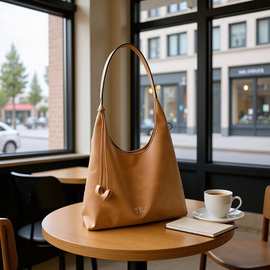 秋季流行绒面包包女2025新款复古单肩斜挎腋下大容量休闲通勤