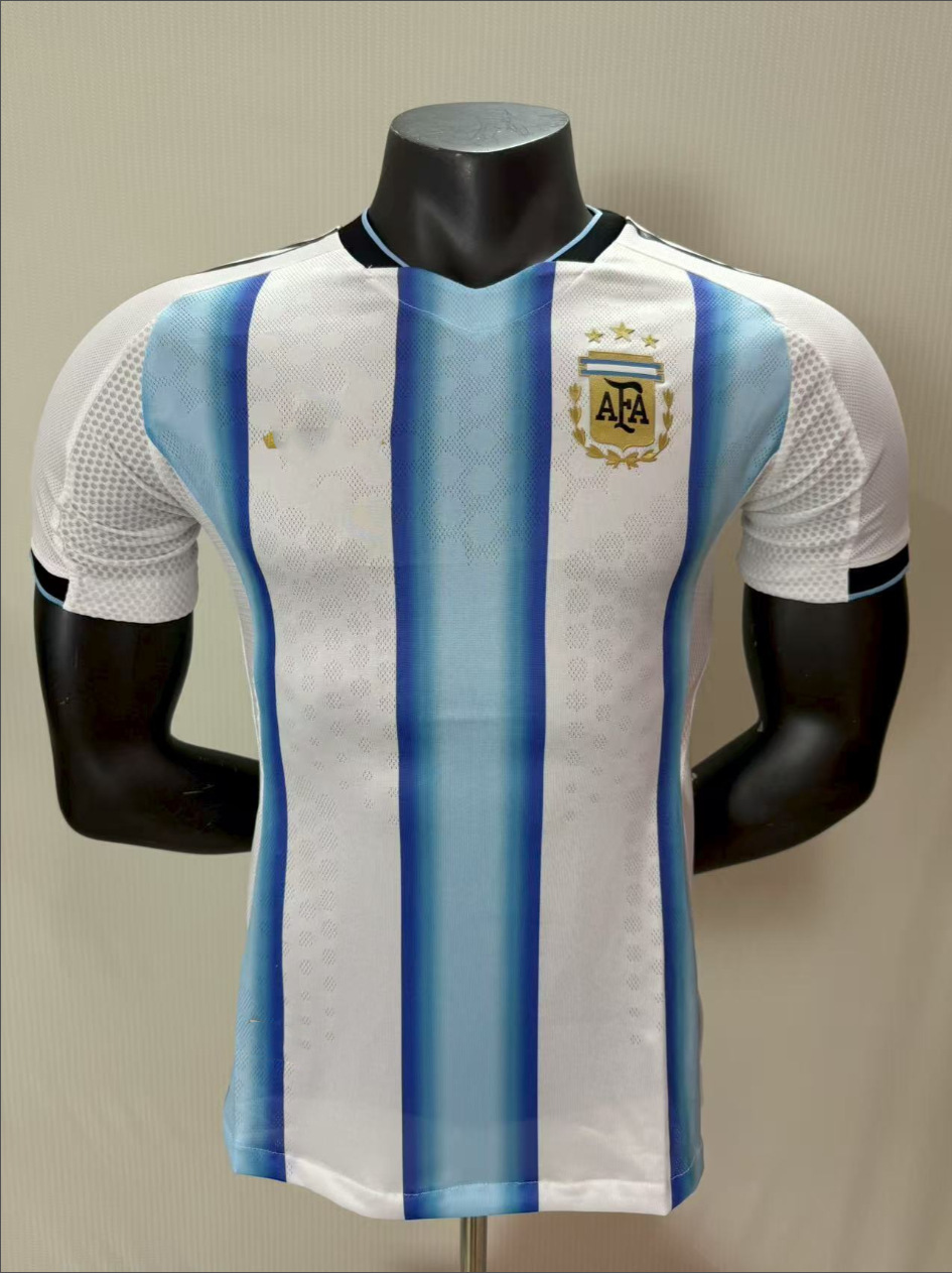 Camiseta de Uniforme de Fútbol Temporada 2526, Versión Jugador del Real Madrid, Edición Especial Selección Nacional, Versión Aficionado, La Liga