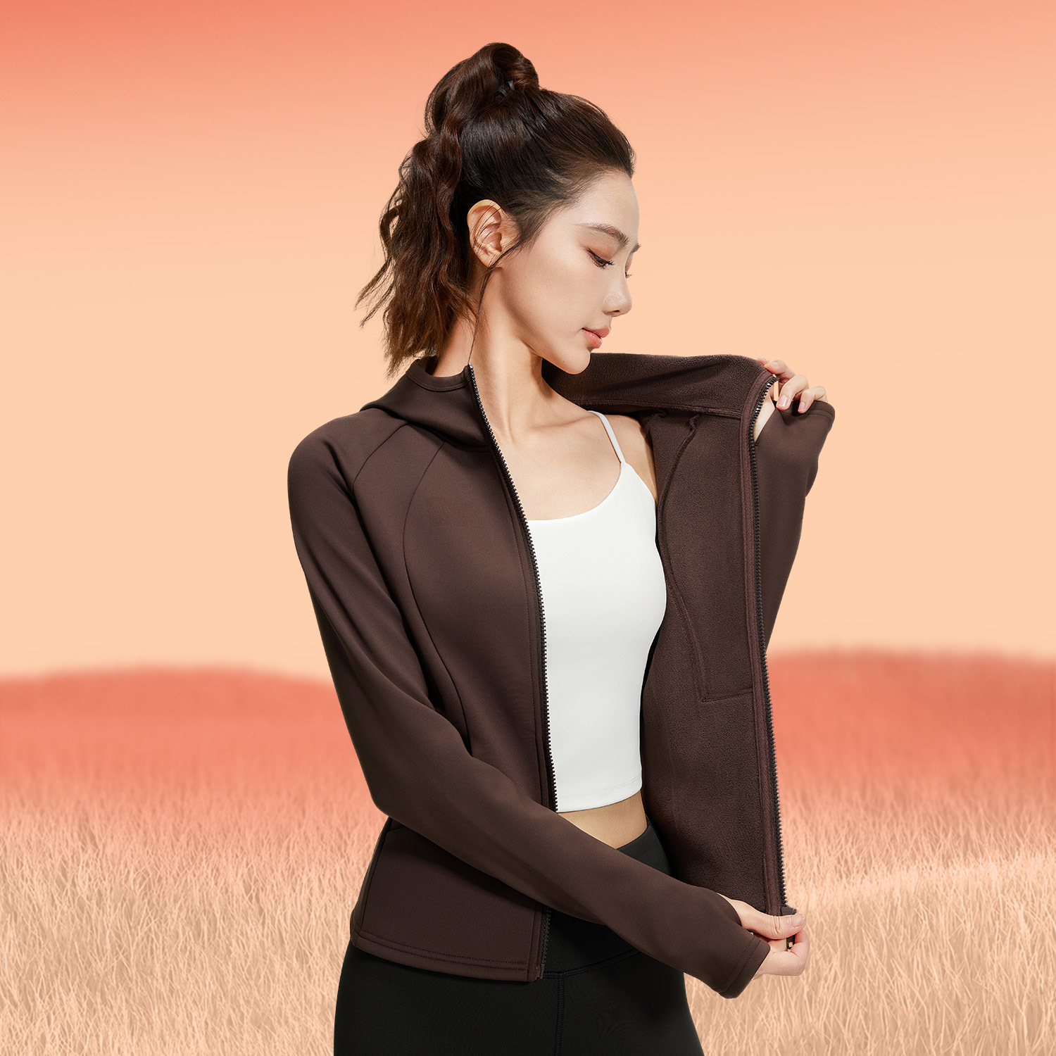 Juyitang otoño e invierno más traje deportivo de terciopelo cintura casual fitness delgado traje de yoga con capucha mujeres image 3