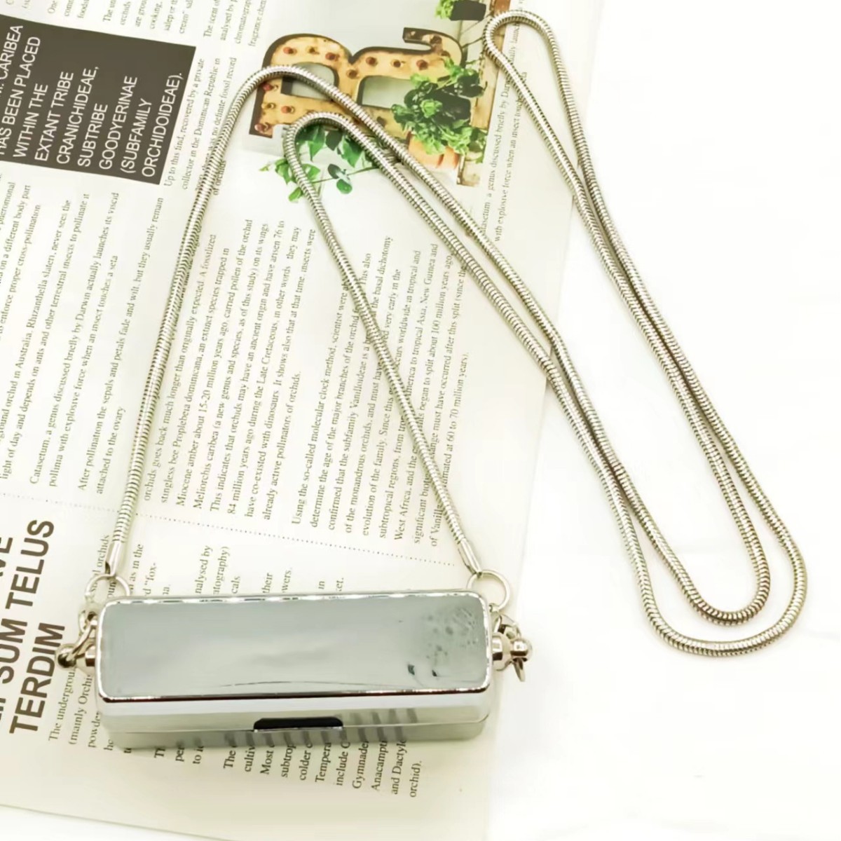 小众设计金属口红包女斜跨包潮ins休闲百搭装饰迷你链条小包ins风