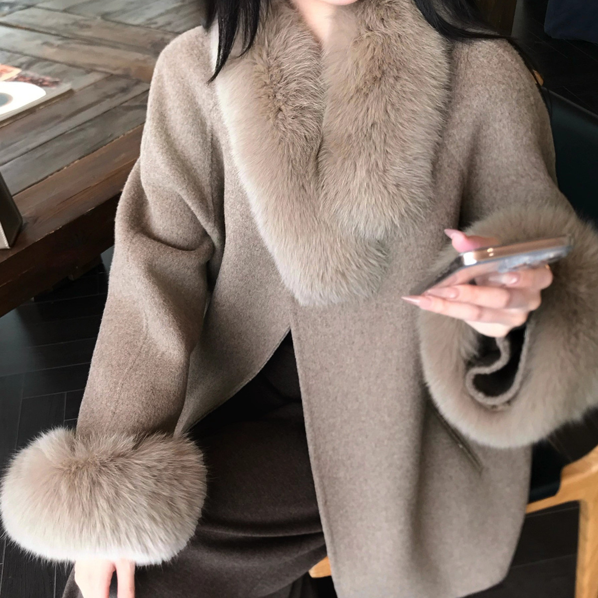 고풍스러운 양털 탈부착 가능한 여우털 칼라 짧은 양면 모직 케이프 코트 고급스러운 겨울 외투