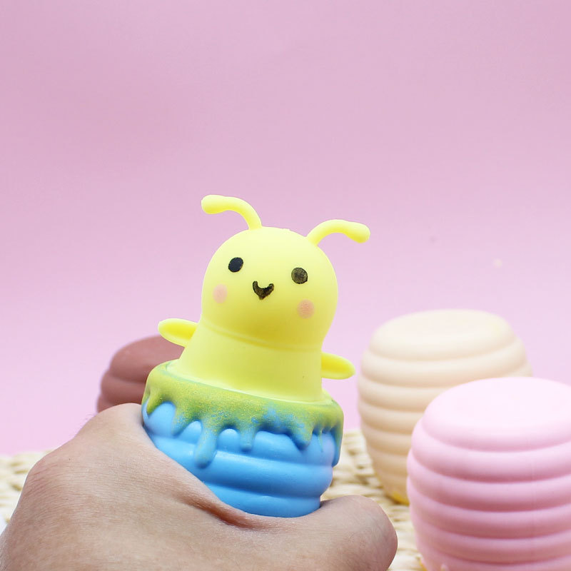 Descompresión de ventilación de juguete rábano conejo pellizco música nueva exótica zanahoria taza descompresión juguete zanahoria conejo squeeze taza