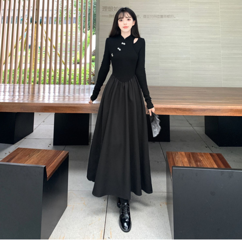 大码胖mm镂空长袖连衣裙女秋冬新款法式赫本风黑色收腰长裙子女装|undefined