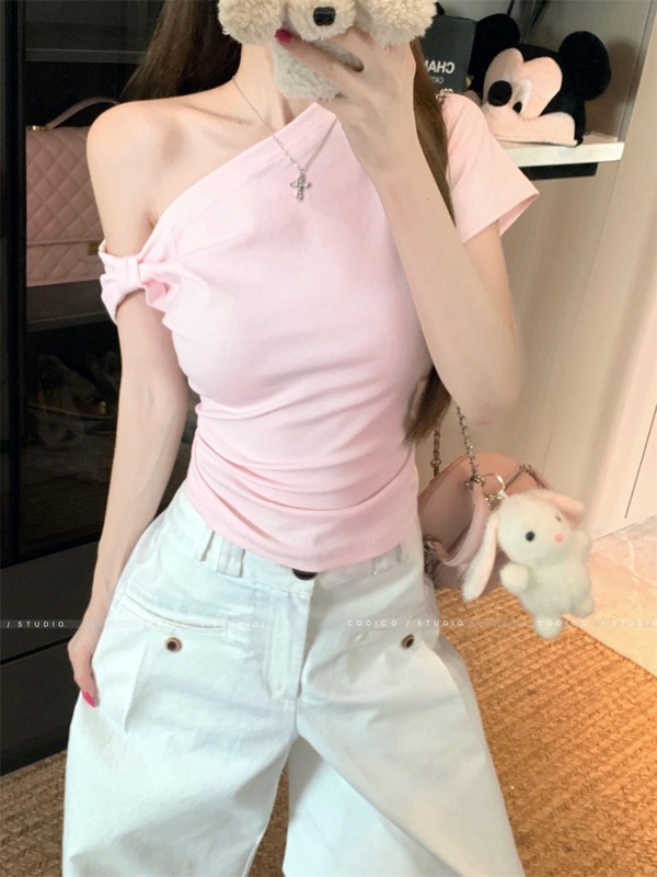 CallmeEar//【デコンストラクトオフショルダーT】夏デザインの女性用半袖オフショルダートップス|undefined