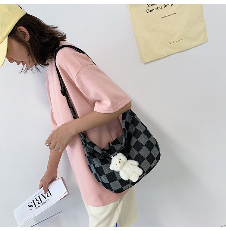 Korean Retro Plaid Canvas Shoulder Messenger Bag Wholesale Nihaojewelry display picture 14