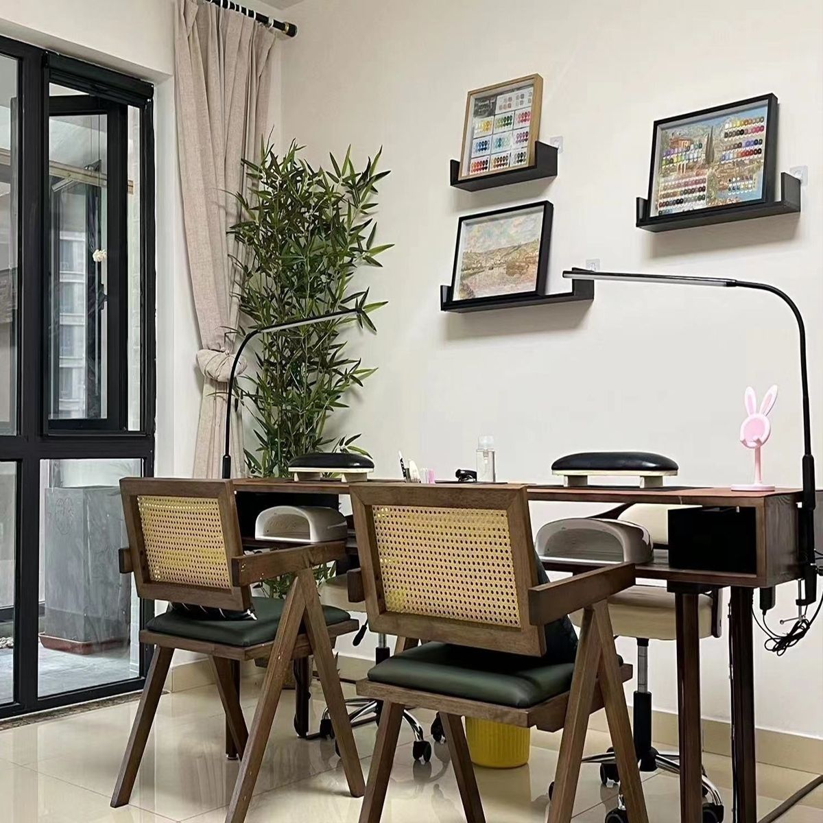 Mesa de manicura de madera sólida de nuez estilo americano retro mesa doméstica simple doble aspiradora mesa y silla set económico