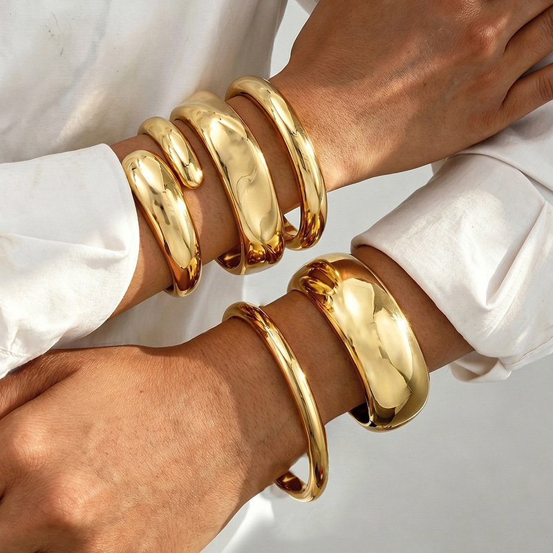 Bz2340 Cross-Border European and American Style Women's Gold Bracelet with Wide Surface, Heavy Craftsmanship Design, Glossy Open-Ended Women's Bracelet Jewelry Bz2340 Cross-Border European and American Style Women's Gold Bracelet with Wide Surface, Heavy Craftsmanship Design, Glossy Open-Ended Women's Bracelet Jewelry