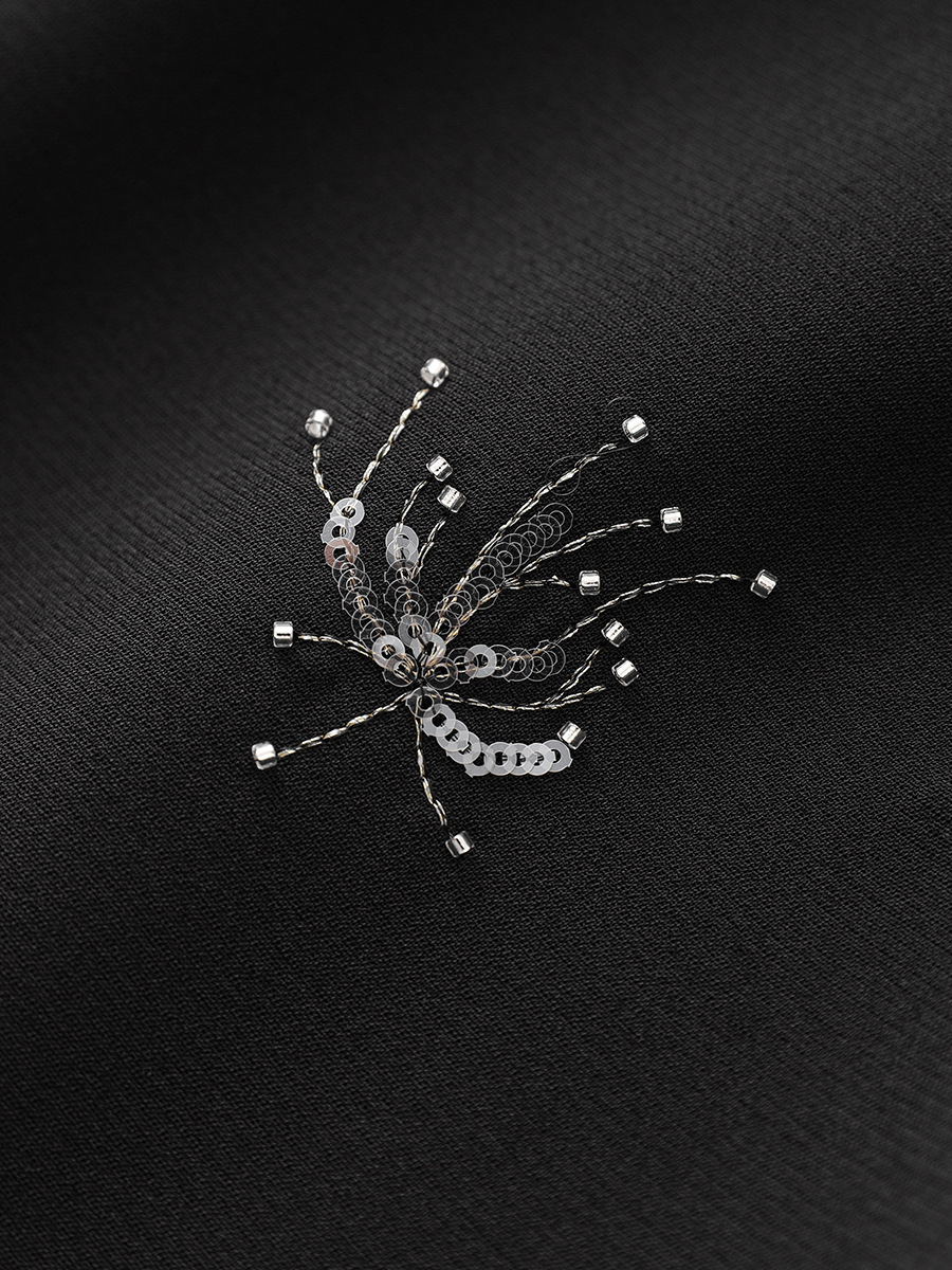 Váy liền thân nữ cổ tròn không tay đính hạt sequins tôn dáng — Màu đen