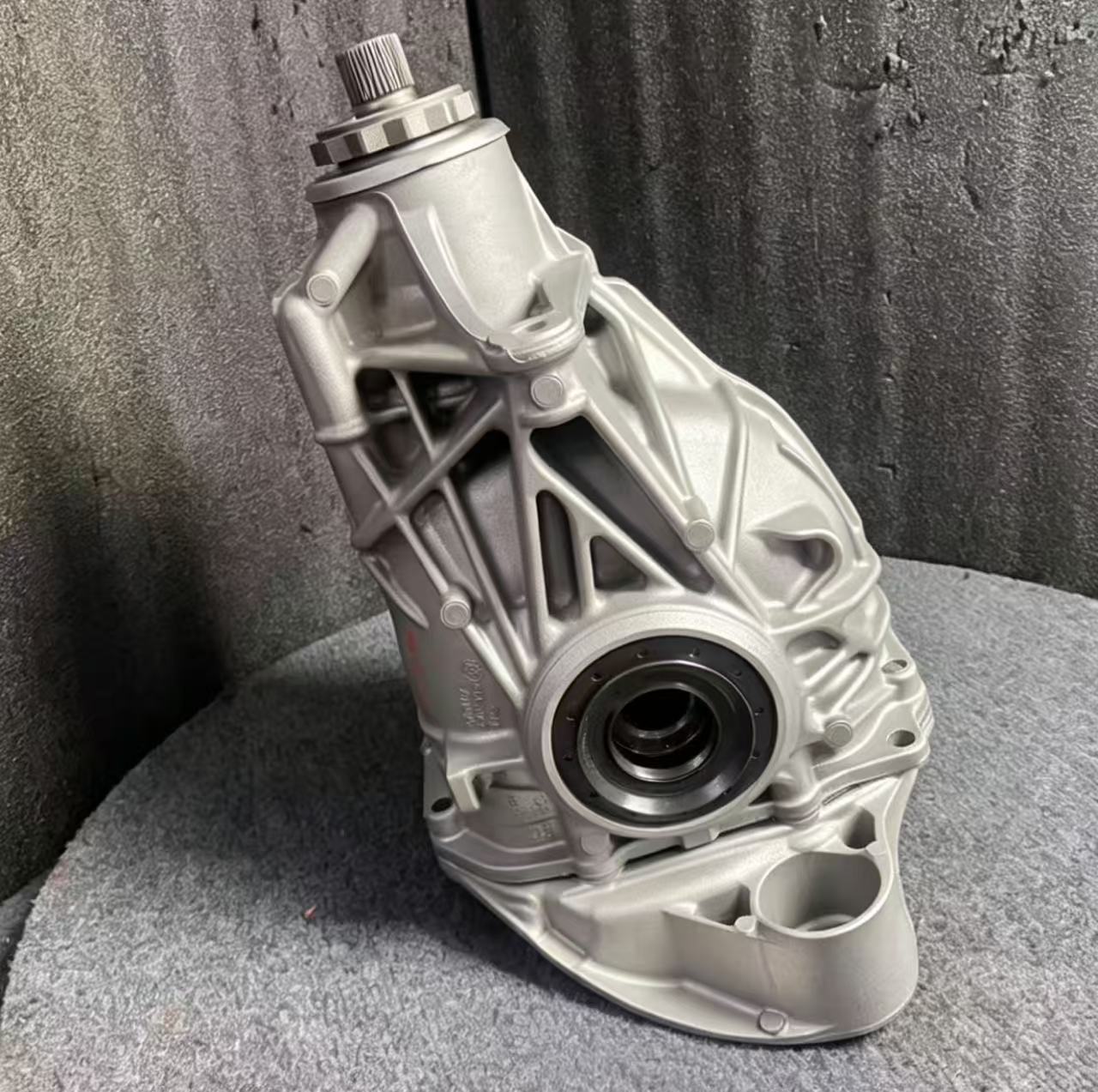 BMW G20 G22 G28 rear differential assembly part number 33108647923 rear axle transmission auto parts