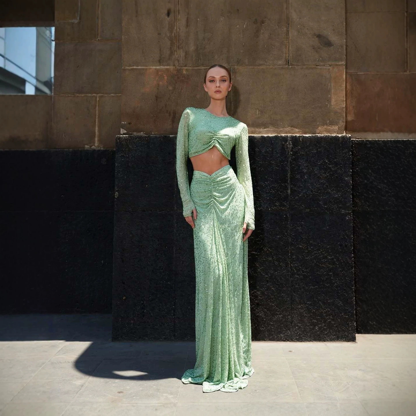 Gentle and sexy European and American style high-end women's outfit, long-sleeved extended skirt with heavy-duty rhinestone embellishments, suitable for parties and dates