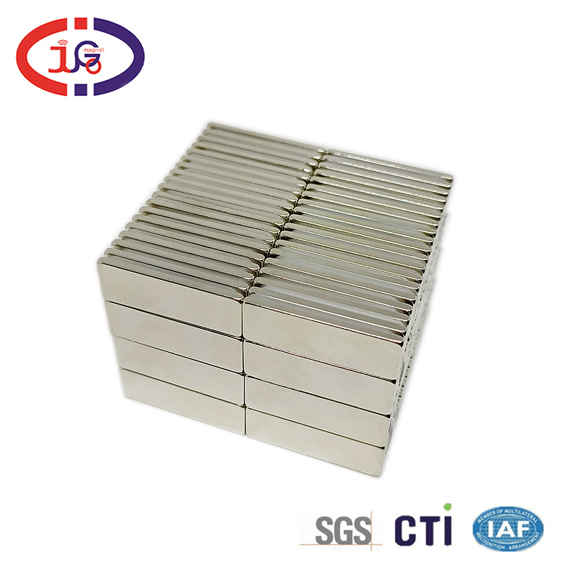 现货F30*10*2强力磁铁 长方形薄 电脑皮套N45磁片 箱包方形磁力片