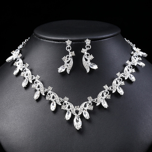 Korean Style Bridal Necklace and Earrings Set Crystal Gemstone Short Clavicle Chain Women's Two-piece Set Fashion Accessories Versatile