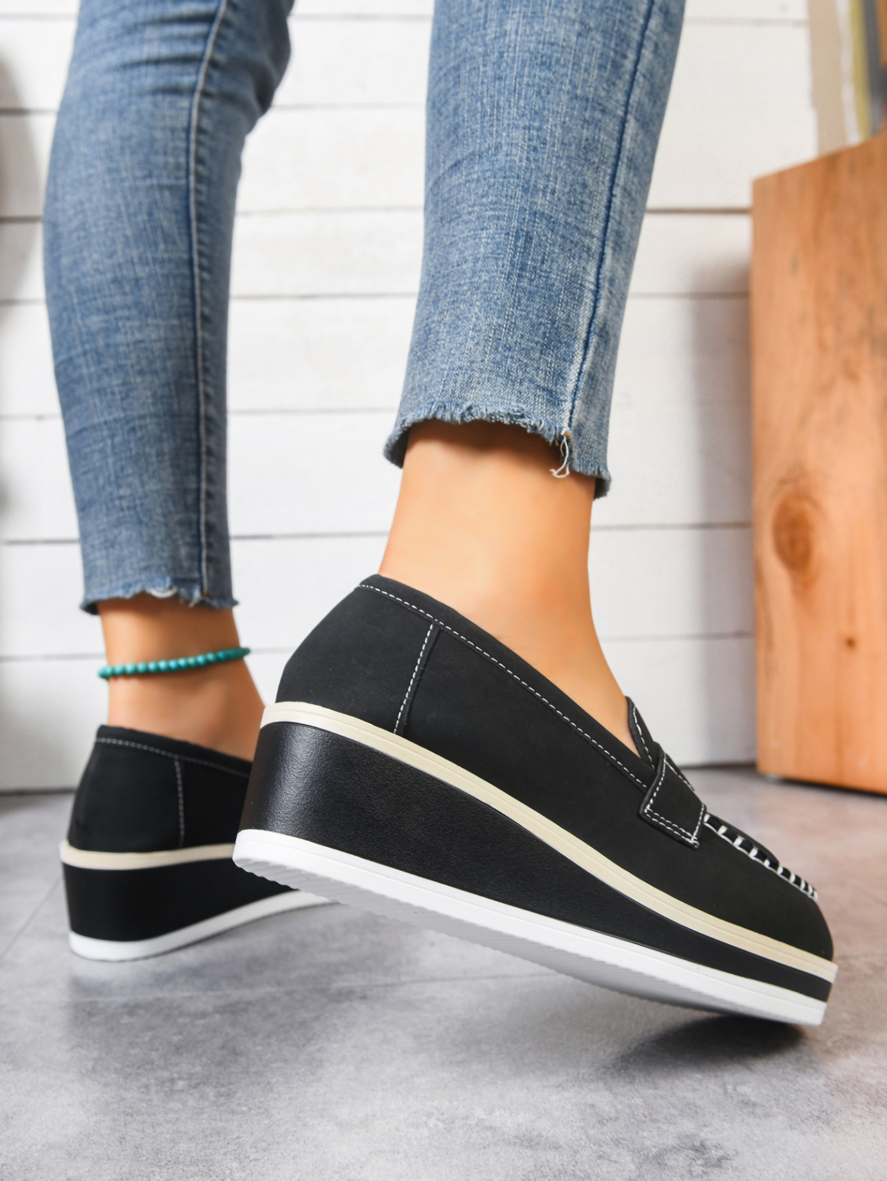 Damen-Slipper mit niedrigem Schaft, Quasten, britischem Stil, dicker Sohle, Keilabsatz und Federung_voghion.com
