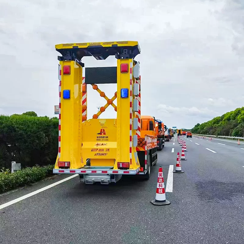 新一代黄牌12吨100K防撞缓冲车符合最新测试标准高速公路专用安全