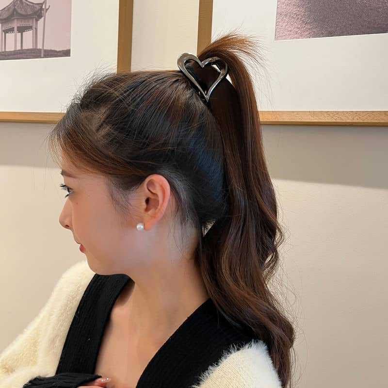 Women's Simple Style Heart Shape Metal Hair Claws display picture 3