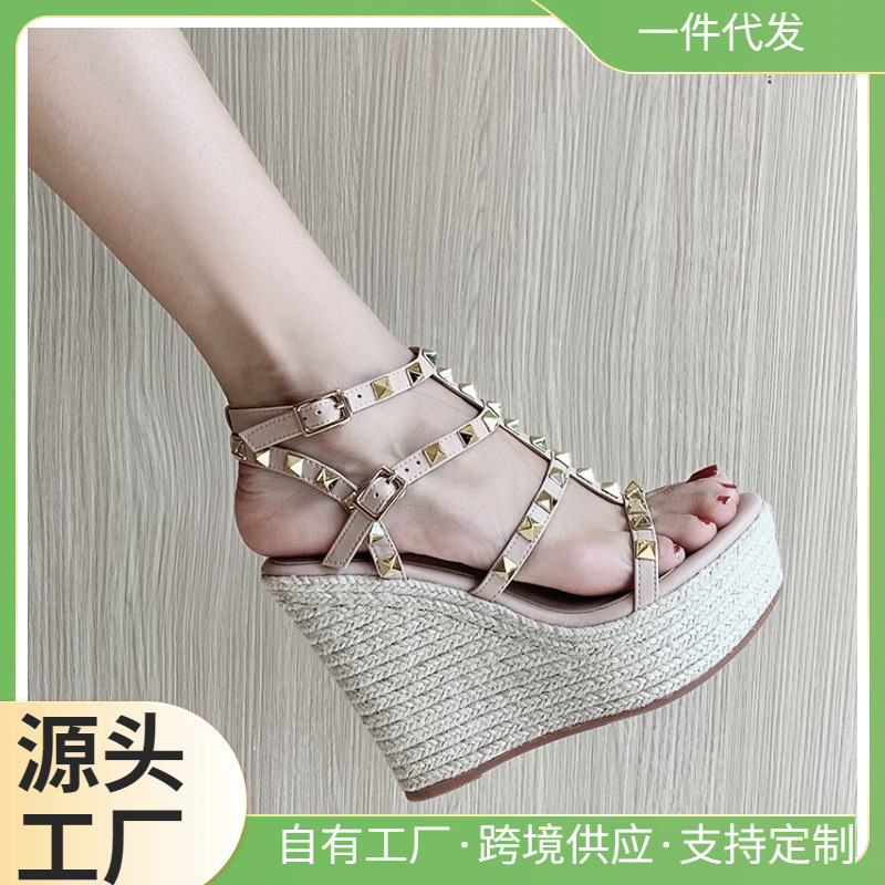 Hemp bottom slope heel is too good high heel rivet night sandals fire straw woven sandals microfiber fish mouth sandals round head