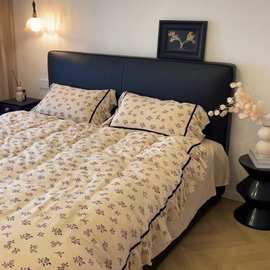 意式小户型主卧软包皮床现代简约全实木新款双人床齐边超薄床头床