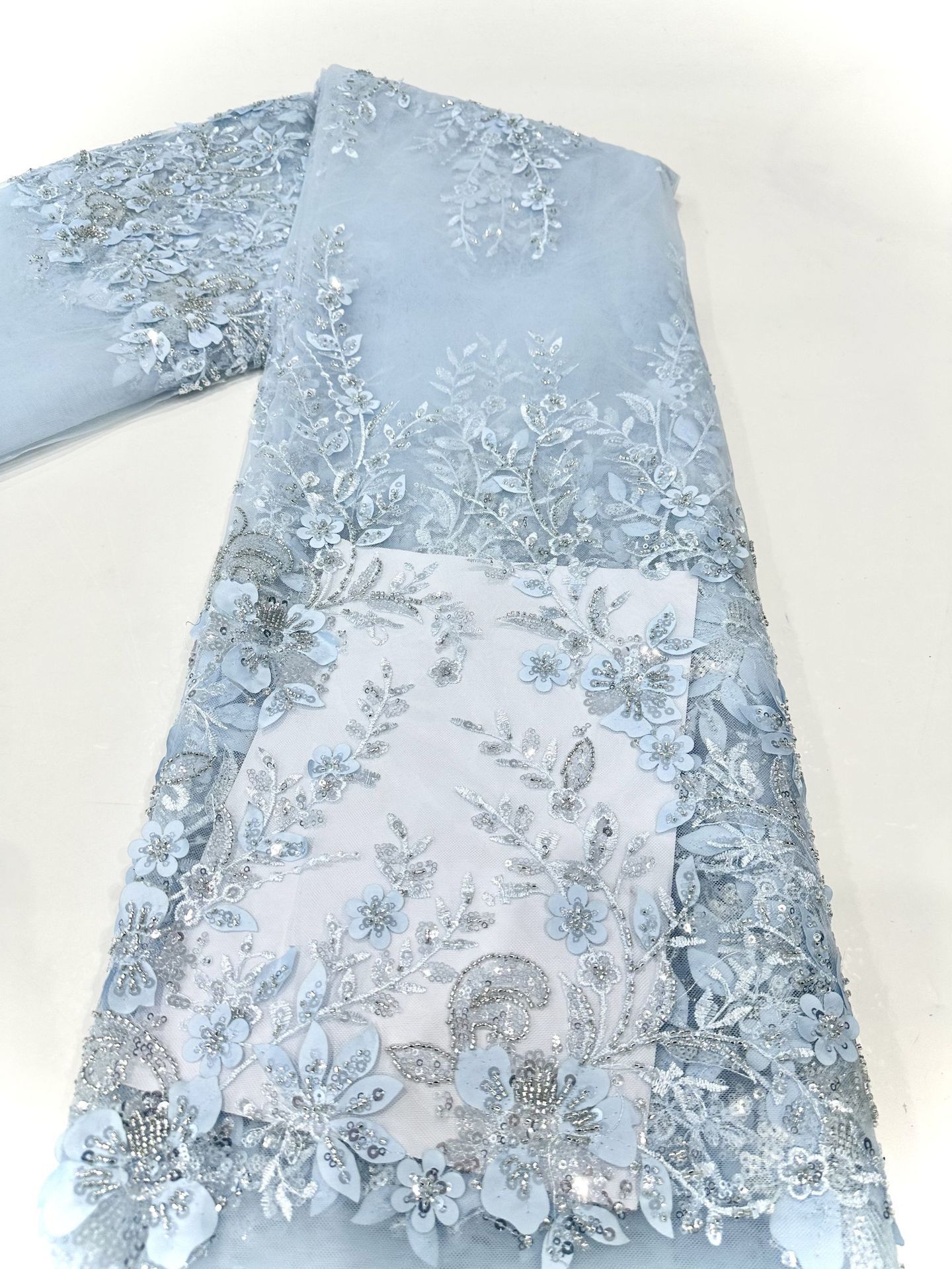 Flores láser tridimensionales sequinilla de plantas tela de tubo de perlas de alta fijación estilo antiguo vestido de boda vestido de tela