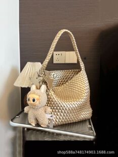 Golden capacious shoulder bag, one-shoulder bag, genuine leather
