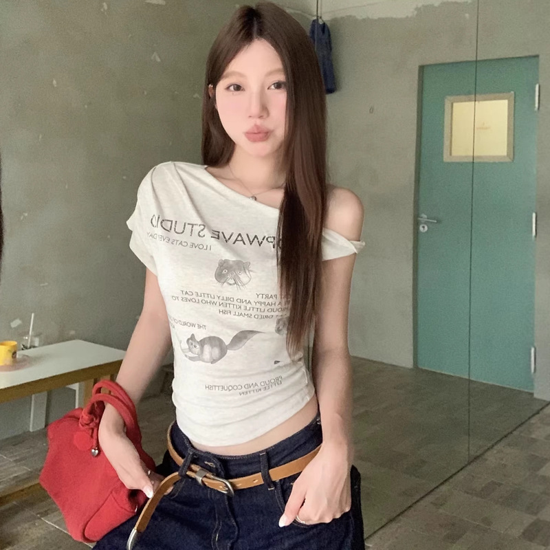 Stylish American-Style Spicy Girl Irregular One-Shoulder Short-Sleeve T-Shirt for Women, Summer 2026 New Design Niche Top
