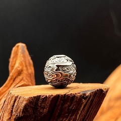 頂珠騰雲祥雲隔珠腰珠菩提百香種手串は手を持って古い文を作ってdiyアクセサリーを遊ぶ