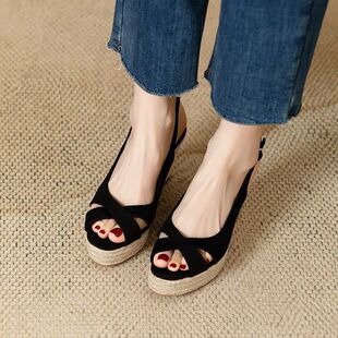 Summer Women's Petite Thick-Soled Slip-On Versatile Fashion Wedge Sandals 2025 New Comfortable Stylish Sandals