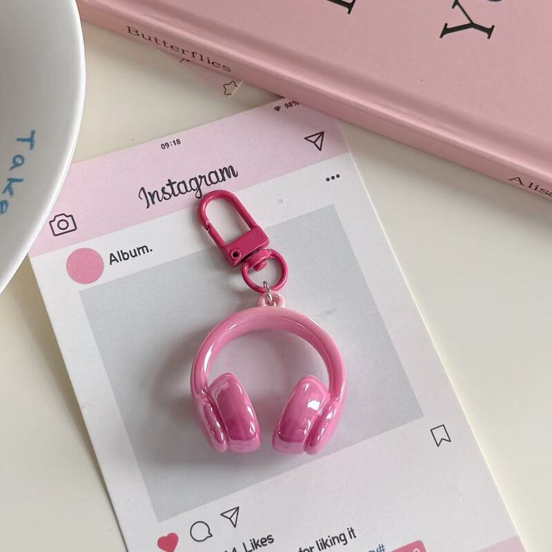 新しい音楽に恋するイヤホン携帯電話チェーンクールで多用途な Guka チェーン学生バックパックペンダントキーホルダー|undefined