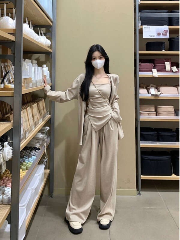 大码女装气质感套装秋季吊带上衣胖MM显瘦西装长裤休闲三件套|undefined