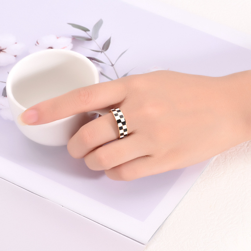 Stainless Steel Simple Style Geometric Checkered Enamel Rings display picture 7