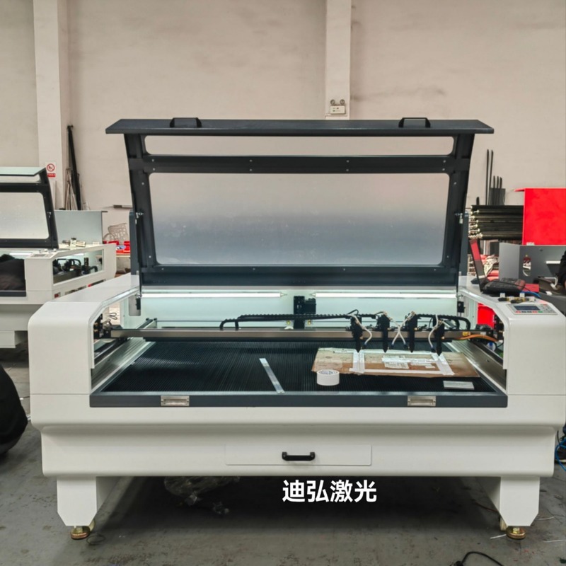 UVプリントアクリル板レーザー切断機4頭相互移動レーザー切断機ハイパワー300w|undefined