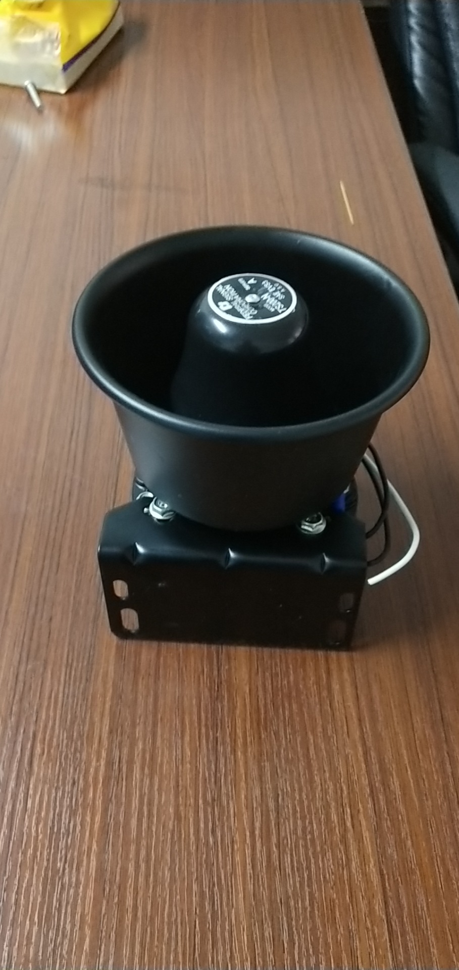 Cross-border 12V car alarm horn 300W high-pitched siren horn with round mouth design for heat dissipation