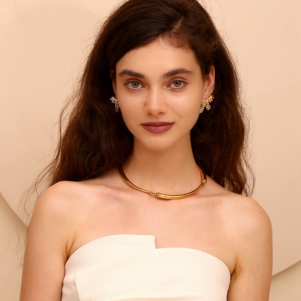 Model Show Pearl Zircon Inlaid Bow Stainless Steel Earrings