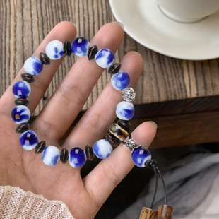 ������մ������Ů�ִ������L�ٴ�ɫ�����W������K�������K�ٴ�