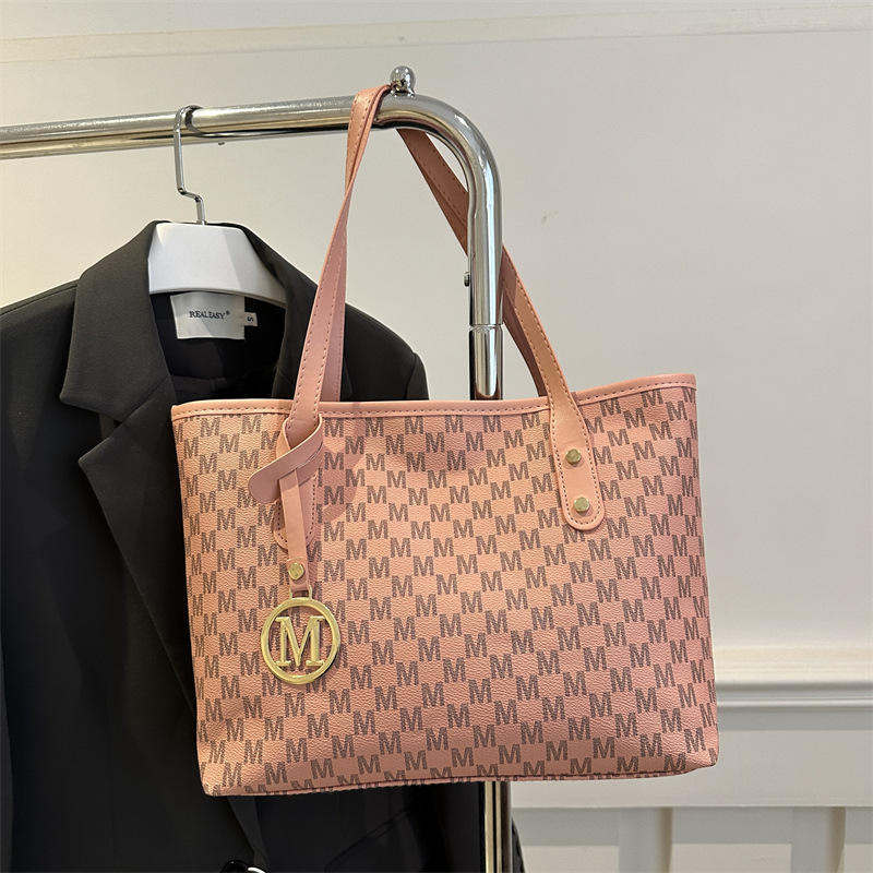 Bolso de sentido de alta gama Bolso Tote de cercanías Mujer 2025 Nuevo otoño e invierno Bolso de hombro de moda Bolso de mano de gran capacidad