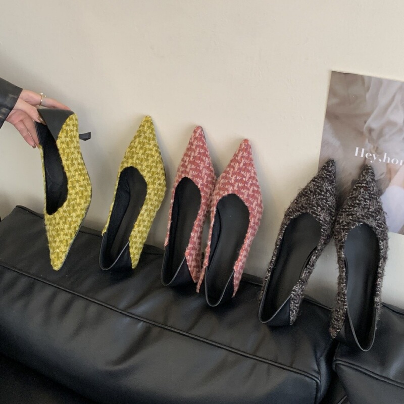 French-style shallow pointed toe kitten heel shoes for fall/winter 2025, fashionable knitted European and American runway slip-ons, vintage Chanel-inspired French-style shallow pointed toe kitten heel shoes for fall/winter 2025, fashionable knitted European and American runway slip-ons, vintage Chanel-inspired
