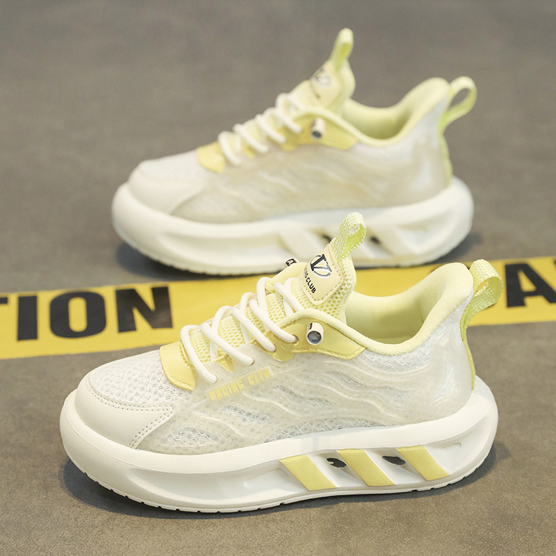 Zapatillas de malla para niños, modelos delgados de principios de otoño 2025, zapatos casuales de papá para niños, zapatos de viaje para niños grandes, venta al por mayor física