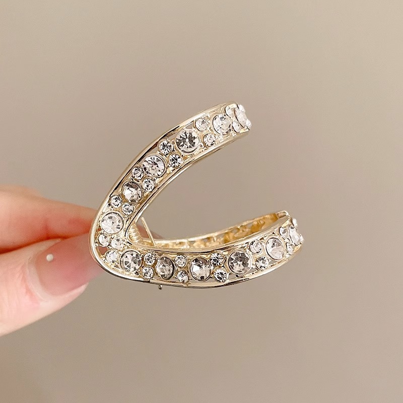 Clipe de cabello de diamante para las mujeres de alta calidad 2025 nuevo brillante menos temperamento medio cabello de cabeza pequeña clipe adornamiento de cabello