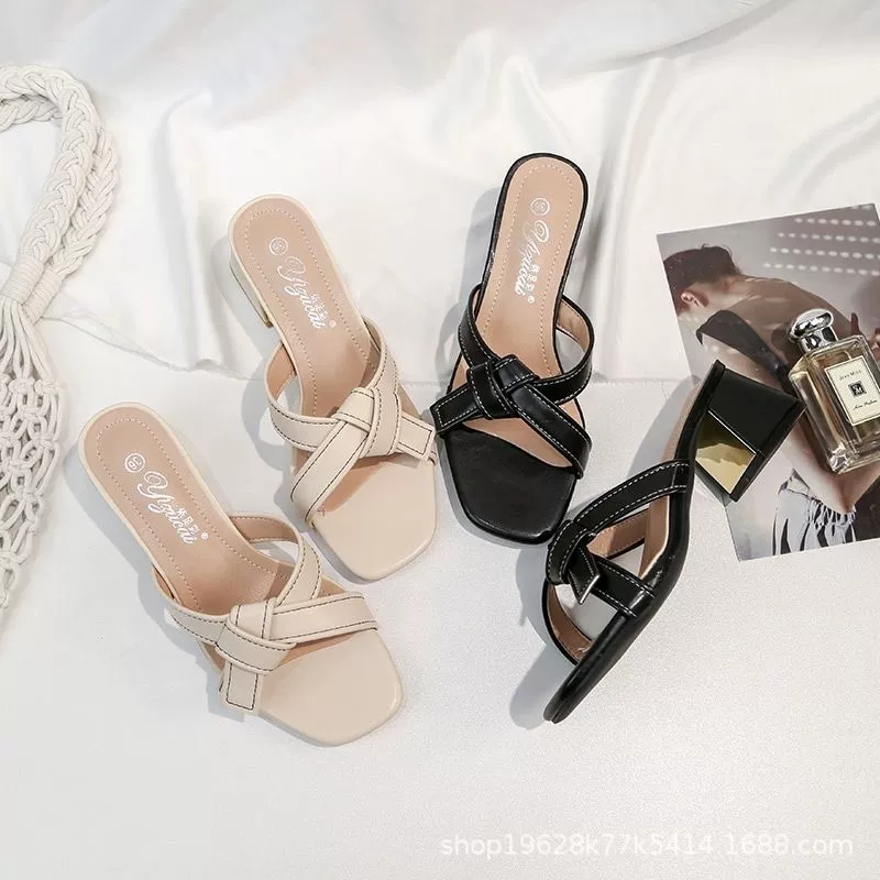 Сандалии для женской летней верхней одежды 2024, новинка лета, модные слипоны на среднем каблуке и толстом каблуке небольшого размера и полутапочки