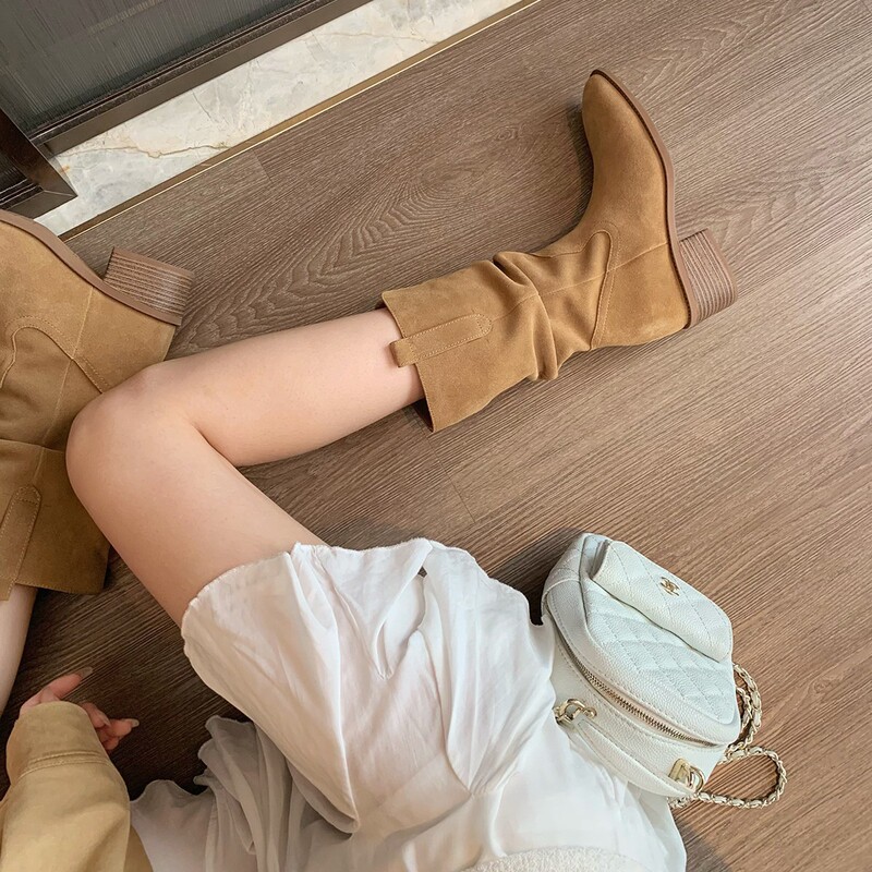 葡萄妈同款现货~ 增高8cm~韩系圆头V口粗跟显瘦堆堆短靴女|undefined