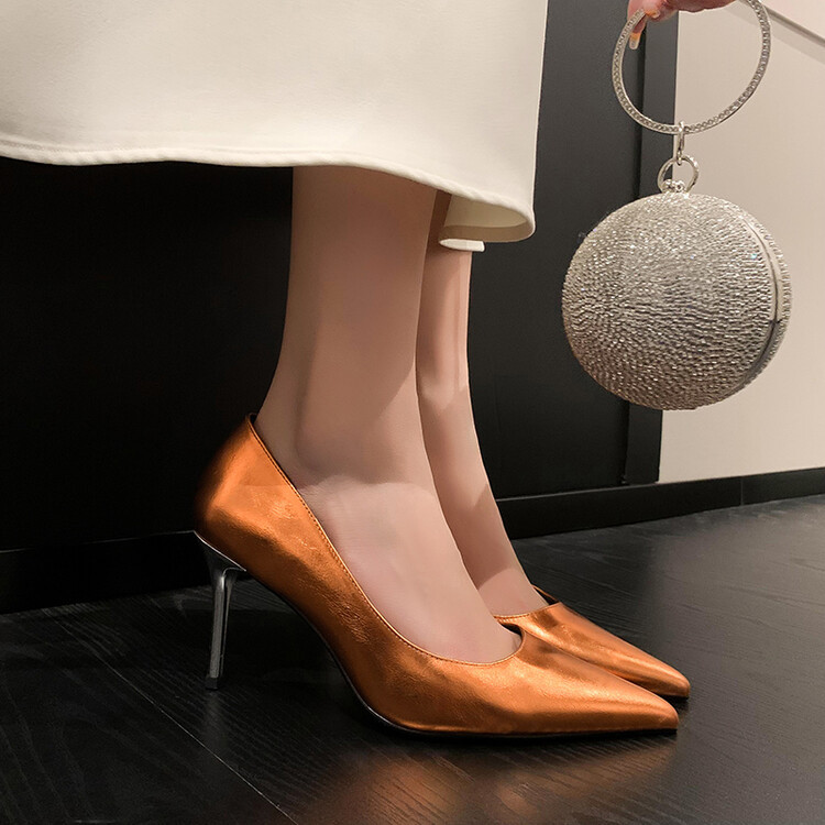 Purple leather shoes pointed-toe