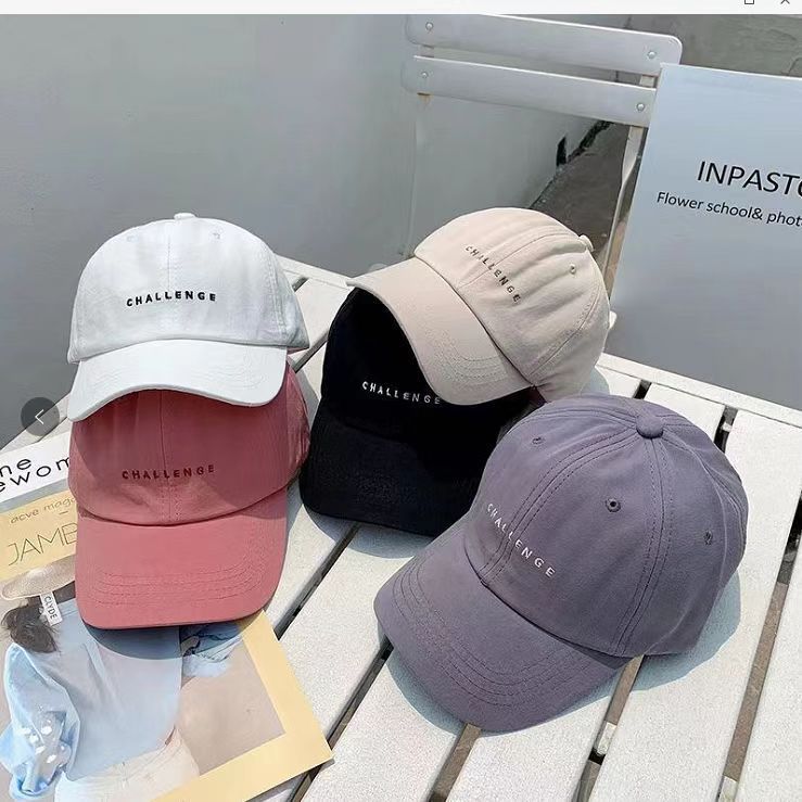Gorra de béisbol japonesa pequeña letra fresca bordada gorra de pico simple para hombres y mujeres sombrero casual cara de aspecto pequeño sombrero de pareja de estilo de Hong Kong