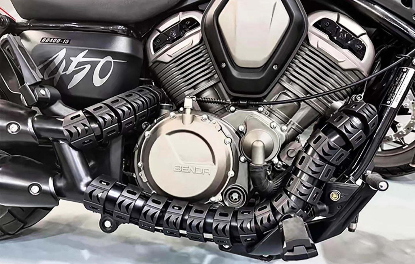 Suitable for motorcycle exhaust pipe heat shield modification, compatible with Flash 600, Jinjila 300, 250, and Wuji CU625 models