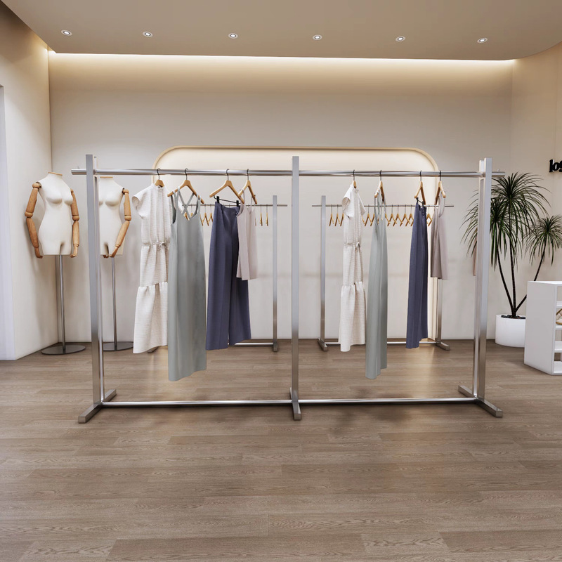 新商品のステンレス服店の展示棚が着地しました。|undefined