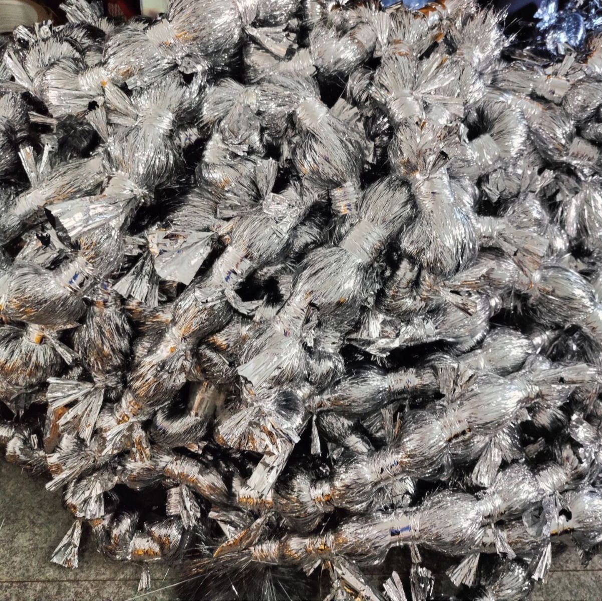 金丝细箔片聚酯白膜分剪白亮丝细小片圣诞红草绿亮闪丝工艺品装饰