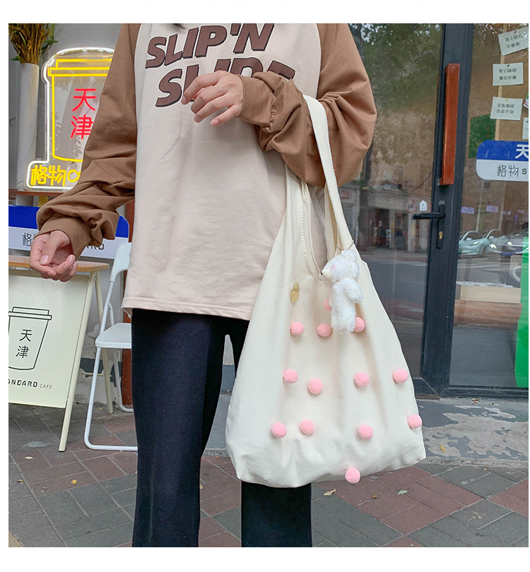 Fashion Plush Balls Solid Color Large-capacity One-shoulder Handbag Wholesale Nihaojewelry display picture 7